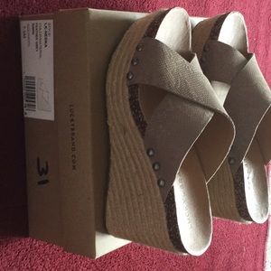 Lucky Brand tan wedge sandal size 7.5